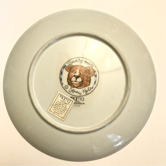 Vintage Sigma Tastesetter Bearly Awake Porcelain Plate Bear Robe Rabbit Dennis - Picture 3 of 3